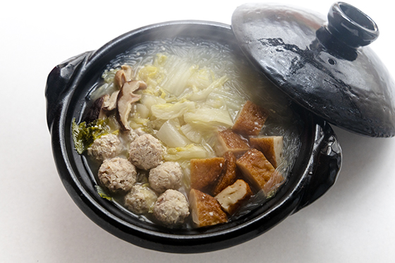 白菜漬けと肉団子の塩麹鍋